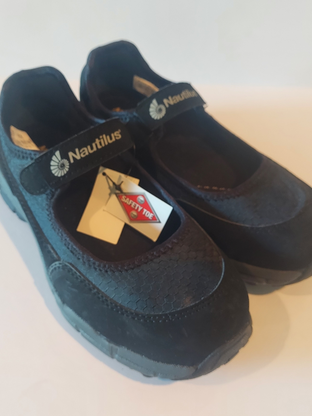 Nautilus Womens Mary Jane Safety Shoe Size 7